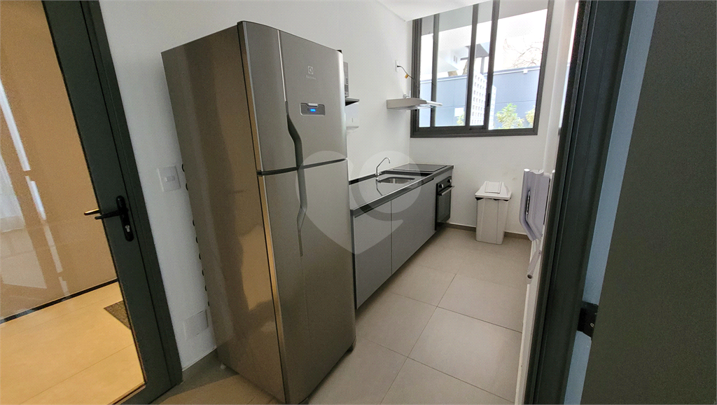 Studio 26m² com piso frio instalado, condomínio com piscina salão gourmet e de festas, e lavanderia Pinheiros