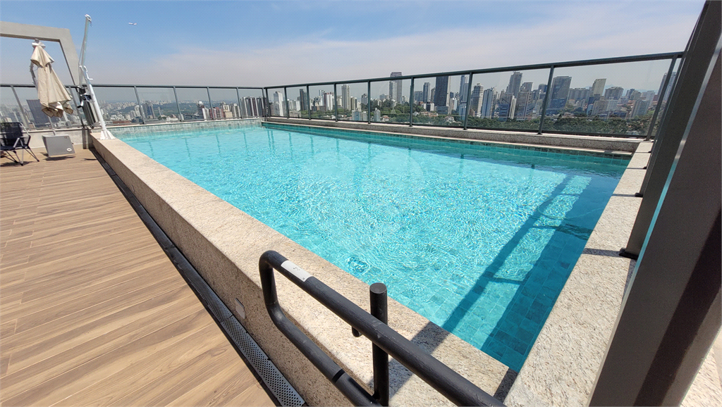 Studio 26m² com piso frio instalado, condomínio com piscina salão gourmet e de festas, e lavanderia Pinheiros