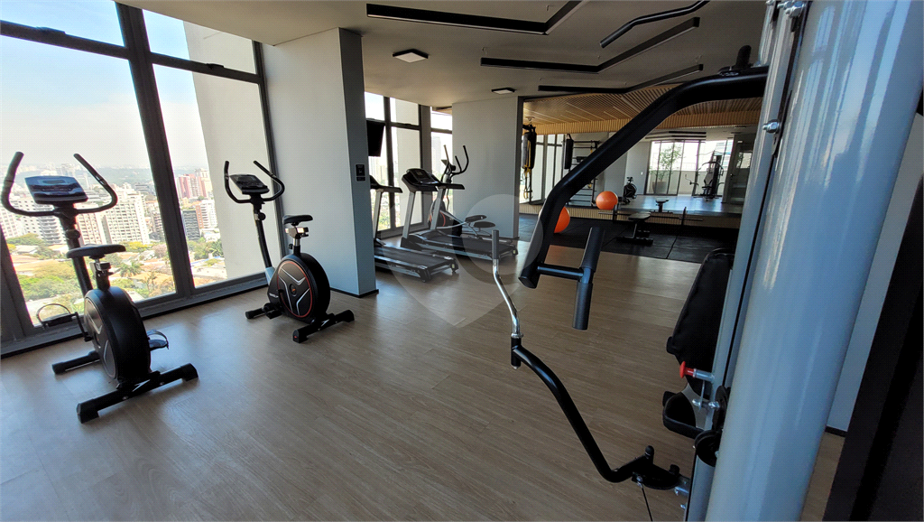 Studio 26m² com piso frio instalado, condomínio com piscina salão gourmet e de festas, e lavanderia Pinheiros