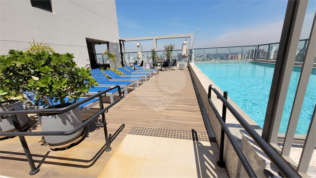 Studio 26m² com piso frio instalado, condomínio com piscina salão gourmet e de festas, e lavanderia Pinheiros