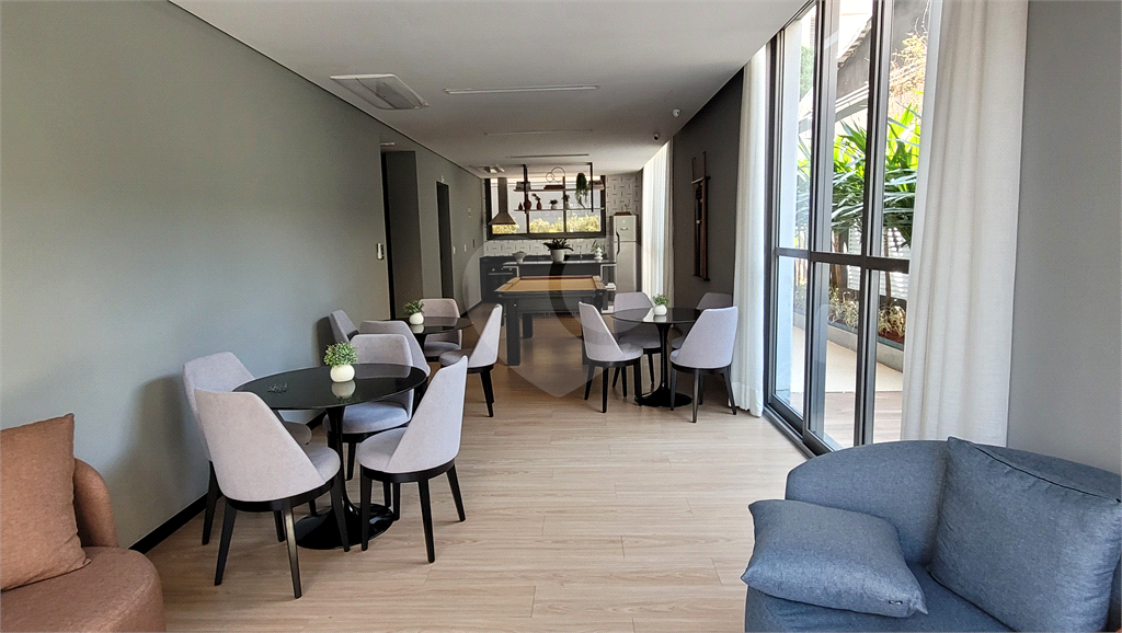 Studio 26m² com piso frio instalado, condomínio com piscina salão gourmet e de festas, e lavanderia Pinheiros