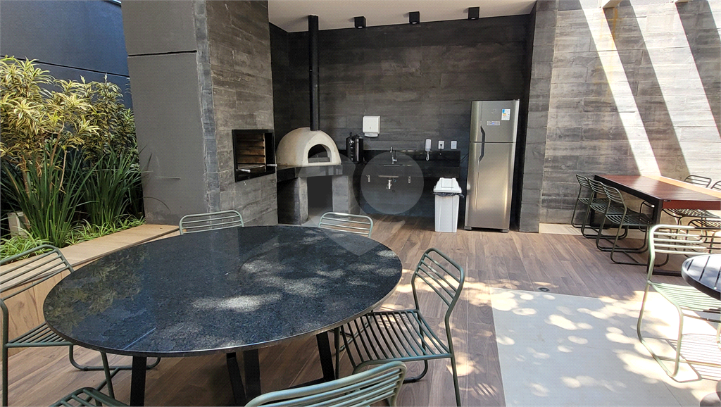 Studio 26m² com piso frio instalado, condomínio com piscina salão gourmet e de festas, e lavanderia Pinheiros