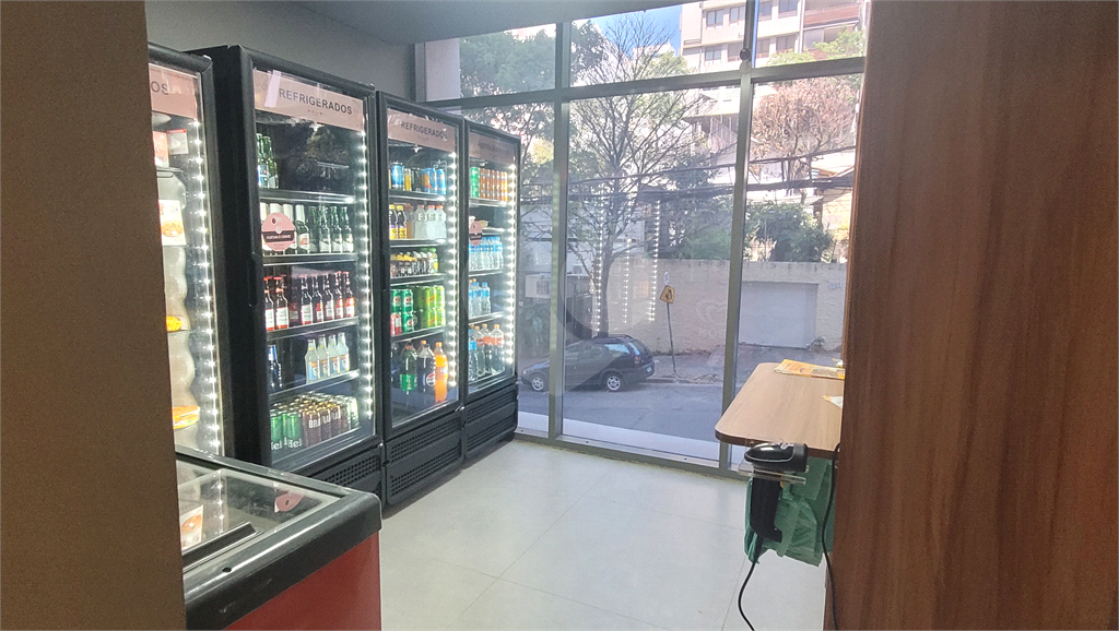 Studio 26m² com piso frio instalado, condomínio com piscina salão gourmet e de festas, e lavanderia Pinheiros