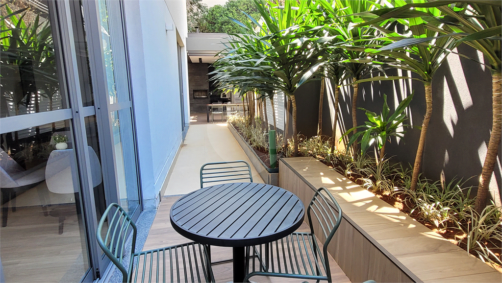 Studio 26m² com piso frio instalado, condomínio com piscina salão gourmet e de festas, e lavanderia Pinheiros