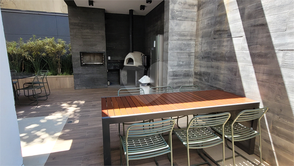 Studio 26m² com piso frio instalado, condomínio com piscina salão gourmet e de festas, e lavanderia Pinheiros