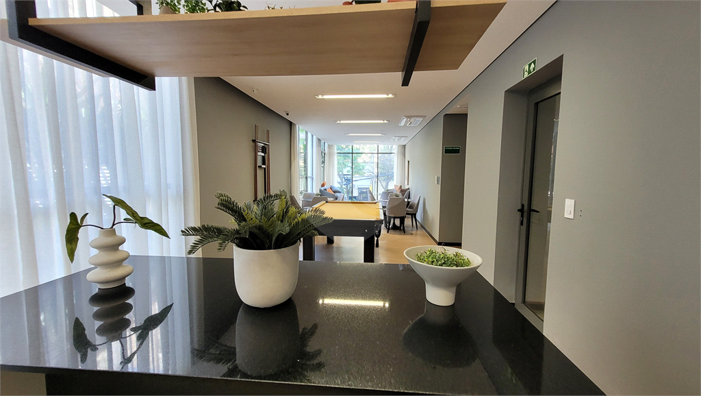 Studio 26m² com piso frio instalado, condomínio com piscina salão gourmet e de festas, e lavanderia Pinheiros