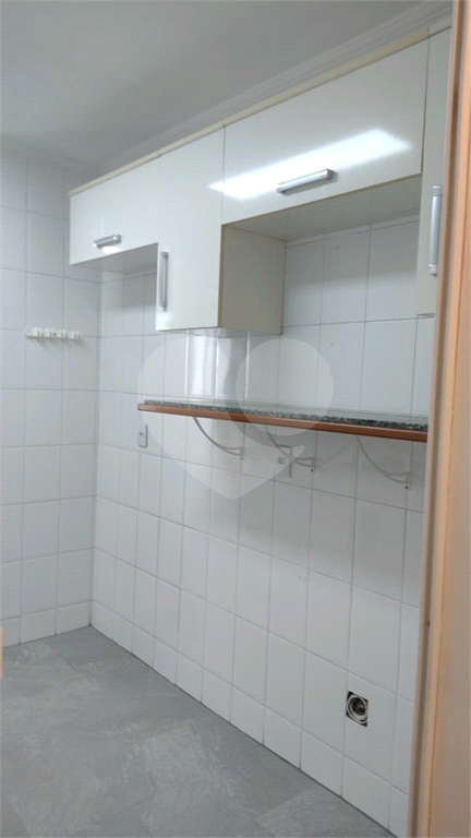 Apartamento de 2 quartos na Vila Galvão. 