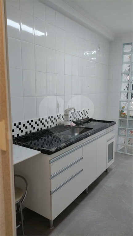 Apartamento de 2 quartos na Vila Galvão. 