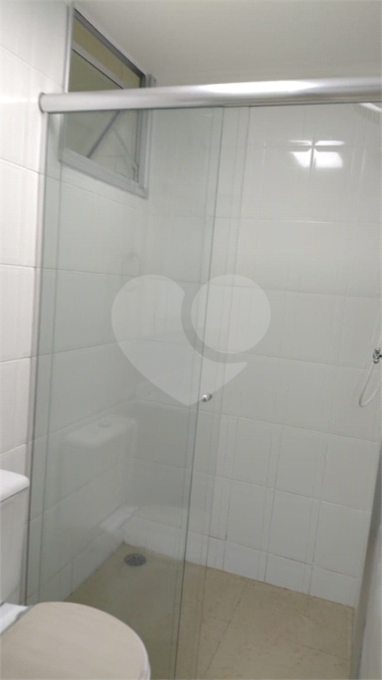 Apartamento de 2 quartos na Vila Galvão. 