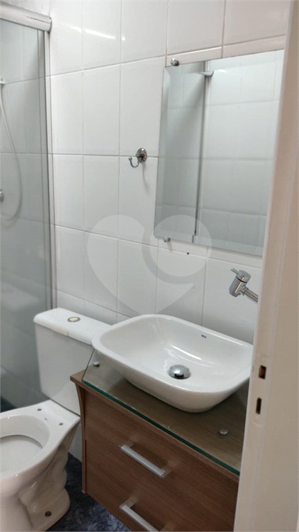 Apartamento de 2 quartos na Vila Galvão. 
