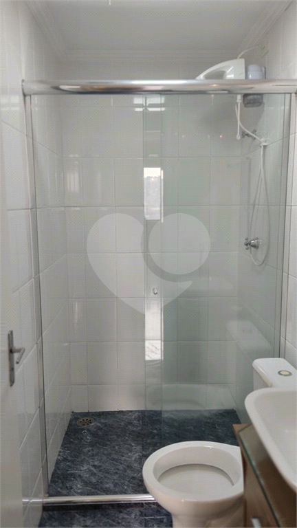 Apartamento de 2 quartos na Vila Galvão. 
