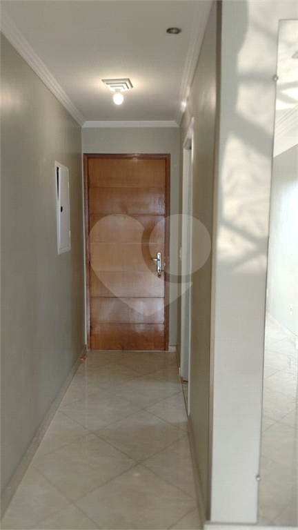 Apartamento de 2 quartos na Vila Galvão. 