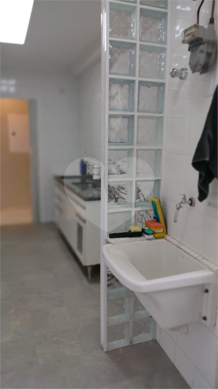 Apartamento de 2 quartos na Vila Galvão. 