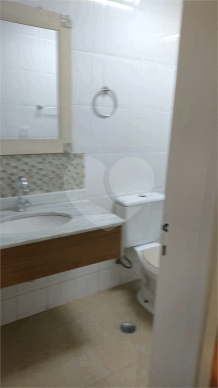 Apartamento de 2 quartos na Vila Galvão. 