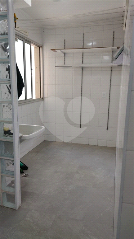 Apartamento de 2 quartos na Vila Galvão. 