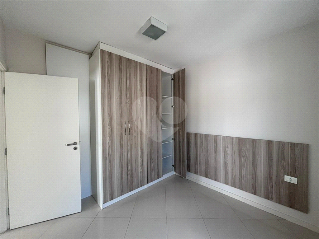 Apartamento para alugar com 2 quartos, 65m² - Foto 15