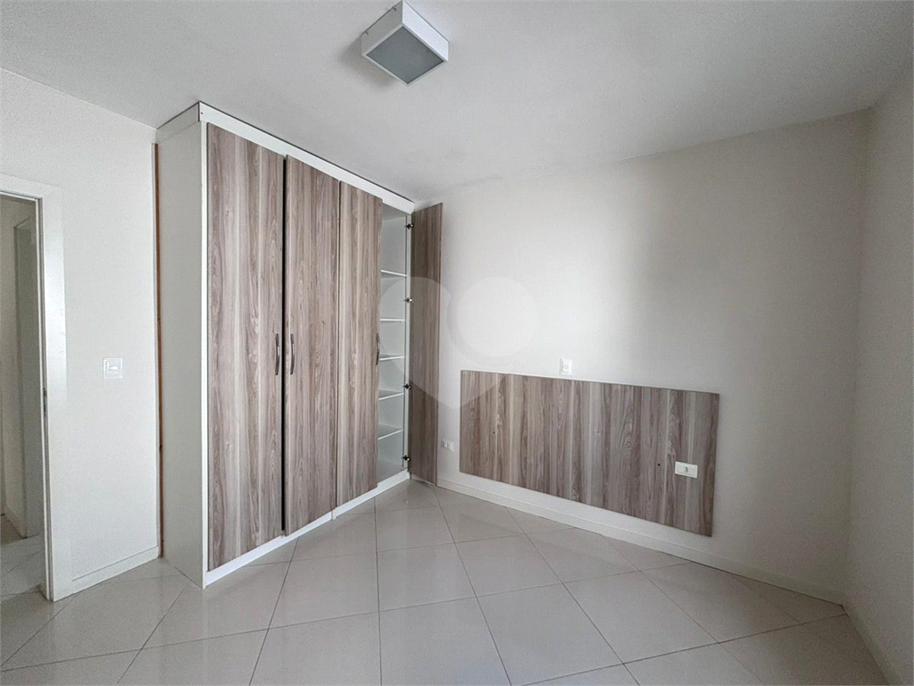 Apartamento para alugar com 2 quartos, 65m² - Foto 13