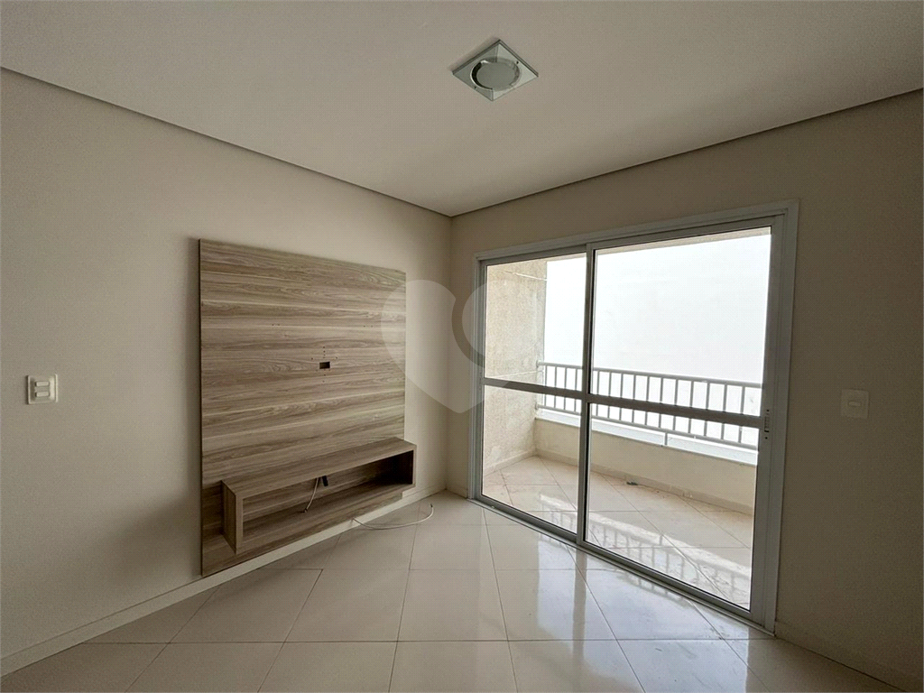 Apartamento para alugar com 2 quartos, 65m² - Foto 6