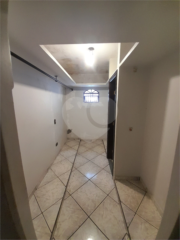 Casa para alugar com 4 quartos, 300m² - Foto 22