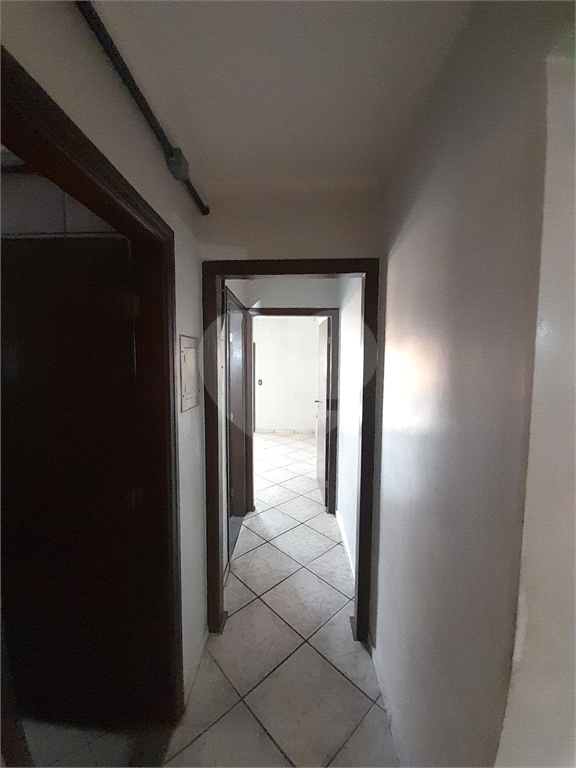 Casa para alugar com 4 quartos, 300m² - Foto 18