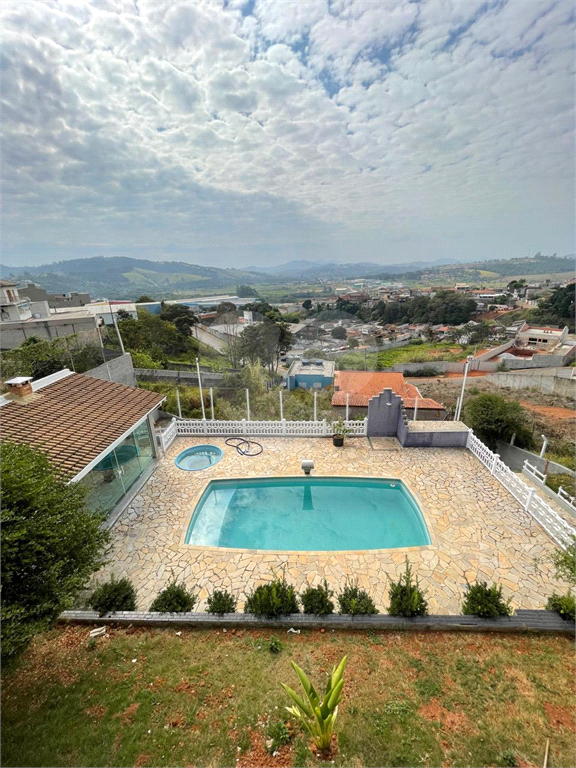 Casa à venda com 5 quartos, 360m² - Foto 4