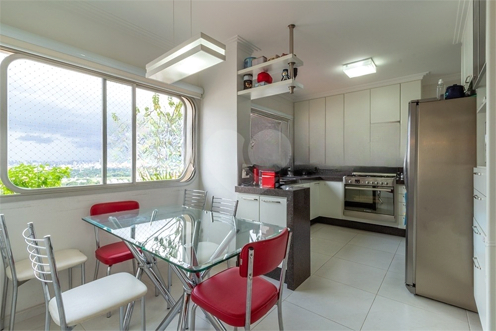 APARTAMENTO em SANTANA