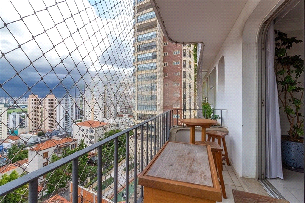 APARTAMENTO em SANTANA