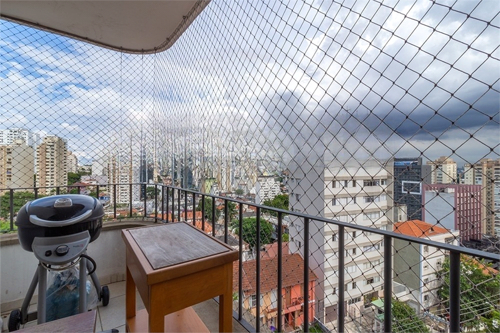 APARTAMENTO em SANTANA