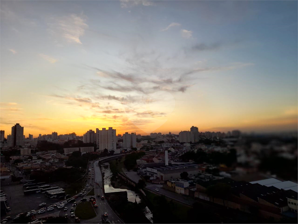 Apartamento para Locação - 2 Dormitórios - 3 Banheiros e 2 Vagas