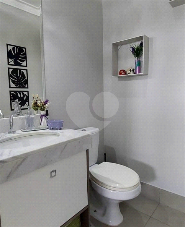 Apartamento para Locação - 2 Dormitórios - 3 Banheiros e 2 Vagas