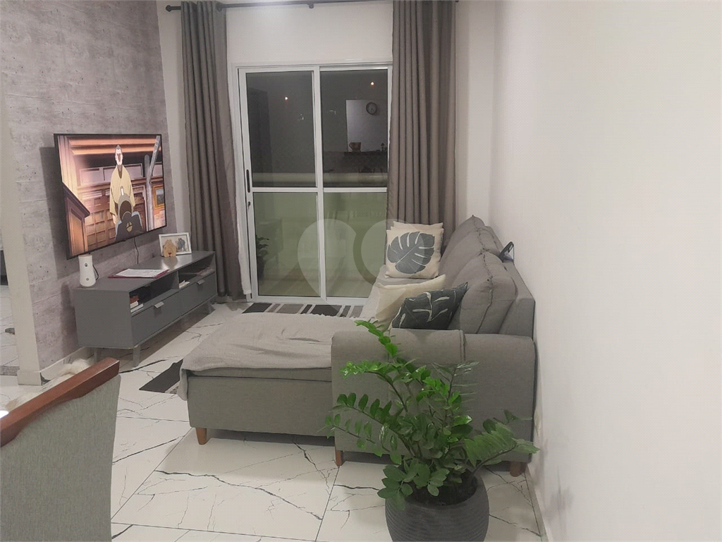Apartamento à venda com 2 quartos, 77m² - Foto 3