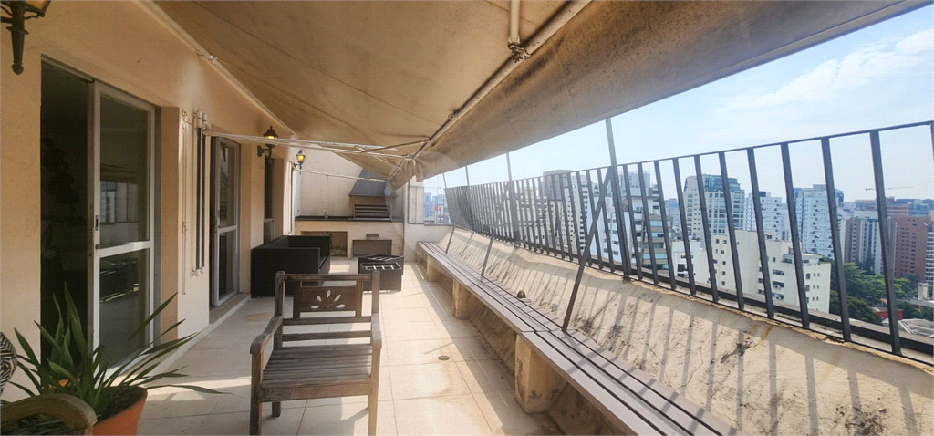 Cobertura  380m²  - 4 quartos -  Vila Nova Conceição em Frente a Praça Pereira Coutinho