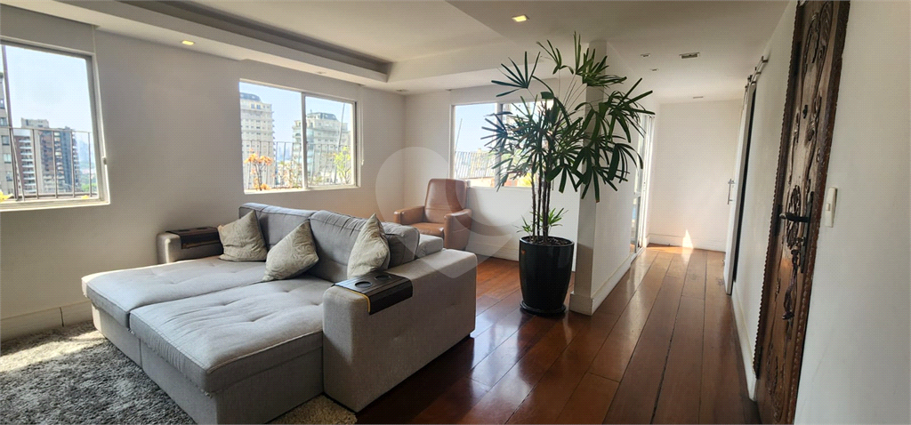 Cobertura  380m²  - 4 quartos -  Vila Nova Conceição em Frente a Praça Pereira Coutinho