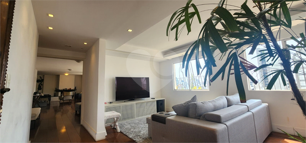 Cobertura  380m²  - 4 quartos -  Vila Nova Conceição em Frente a Praça Pereira Coutinho