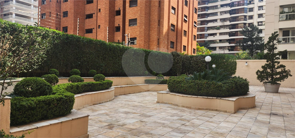 Cobertura  380m²  - 4 quartos -  Vila Nova Conceição em Frente a Praça Pereira Coutinho
