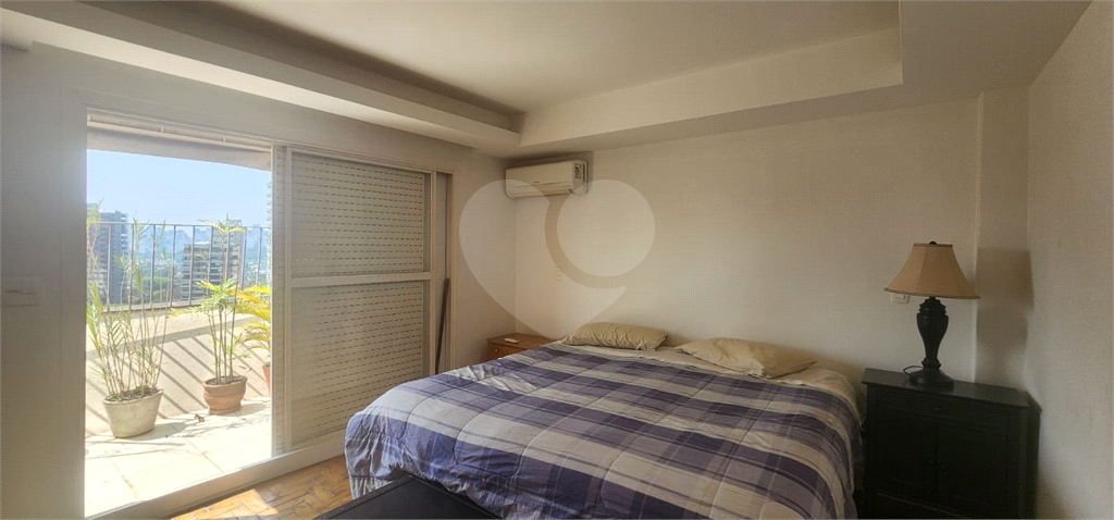 Cobertura  380m²  - 4 quartos -  Vila Nova Conceição em Frente a Praça Pereira Coutinho
