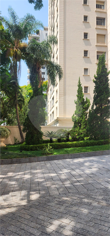 Cobertura  380m²  - 4 quartos -  Vila Nova Conceição em Frente a Praça Pereira Coutinho
