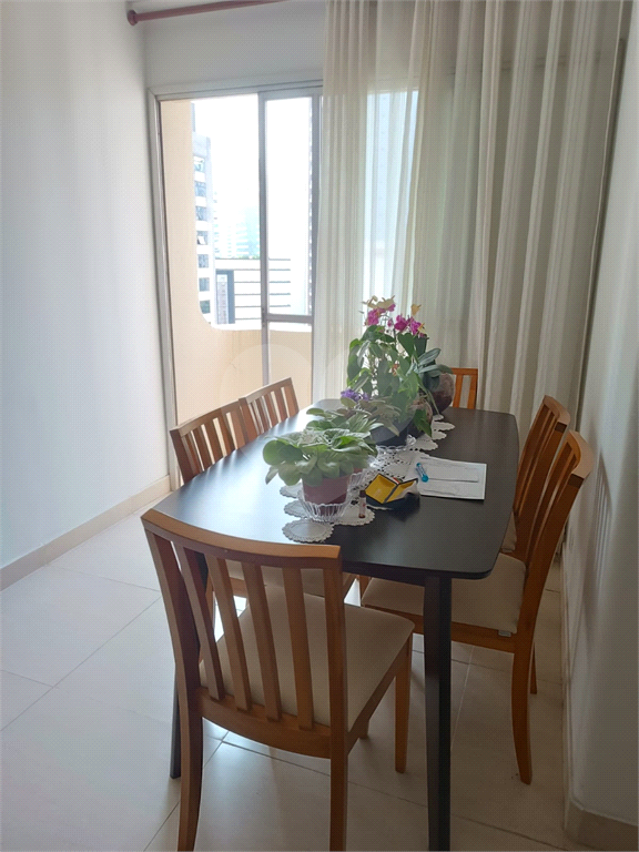 VENDE APARTAMENTO DE 2 QUARTOS, COM VAGA, NA VILA OLIMPIA!