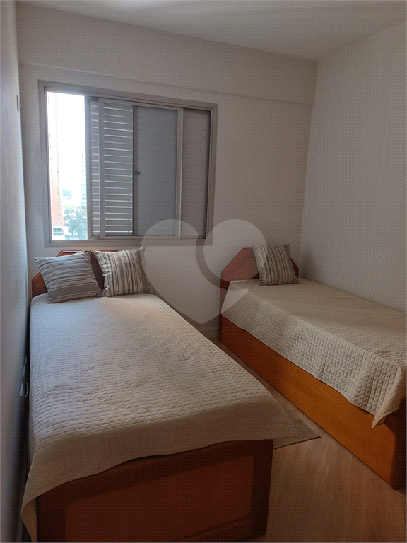 VENDE APARTAMENTO DE 2 QUARTOS, COM VAGA, NA VILA OLIMPIA!