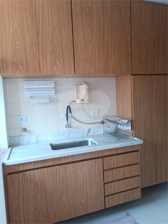 VENDE APARTAMENTO DE 2 QUARTOS, COM VAGA, NA VILA OLIMPIA!