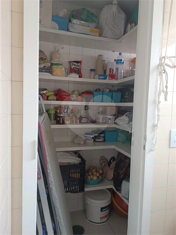 VENDE APARTAMENTO DE 2 QUARTOS, COM VAGA, NA VILA OLIMPIA!