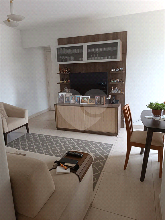 VENDE APARTAMENTO DE 2 QUARTOS, COM VAGA, NA VILA OLIMPIA!