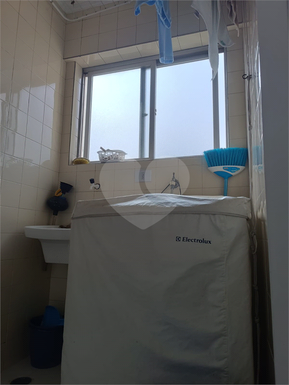 VENDE APARTAMENTO DE 2 QUARTOS, COM VAGA, NA VILA OLIMPIA!