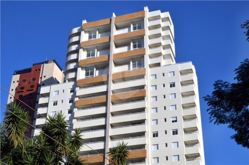 Belíssimo apartamento com 206 metros, varanda gourmet com fechamento em vidro, sala para 03 ambiente