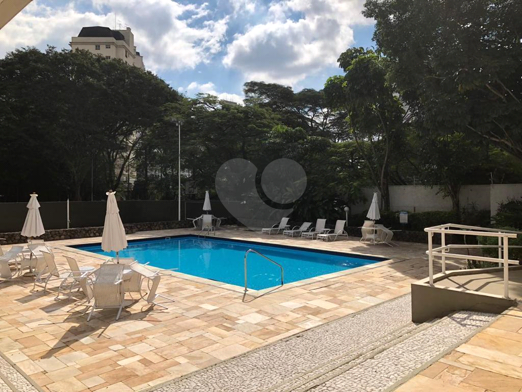 Cobertura Locação 3 quartos 1 suíte, piscina no Campo Belo