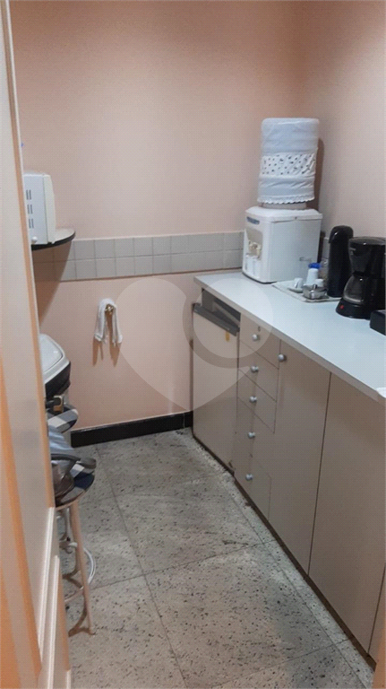 Conjunto Comercial 08 Salas para Alugar - a 150 metros do Metrô