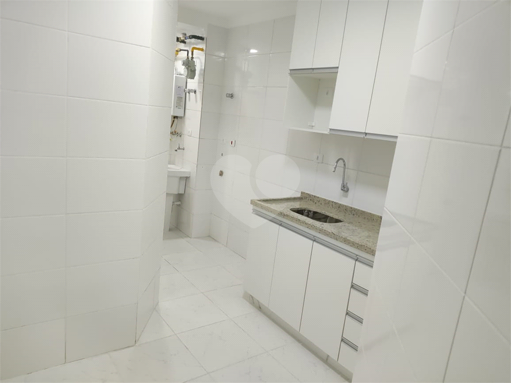 Apartamento à venda com 3 quartos, 66m² - Foto 12