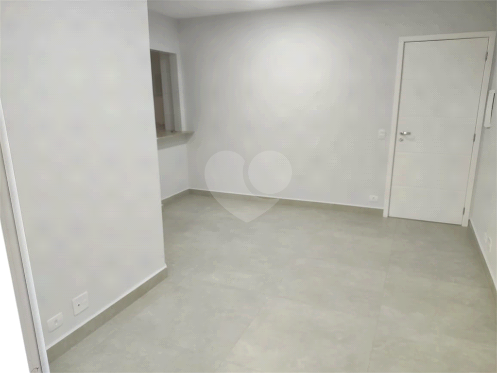 Apartamento à venda com 3 quartos, 66m² - Foto 4