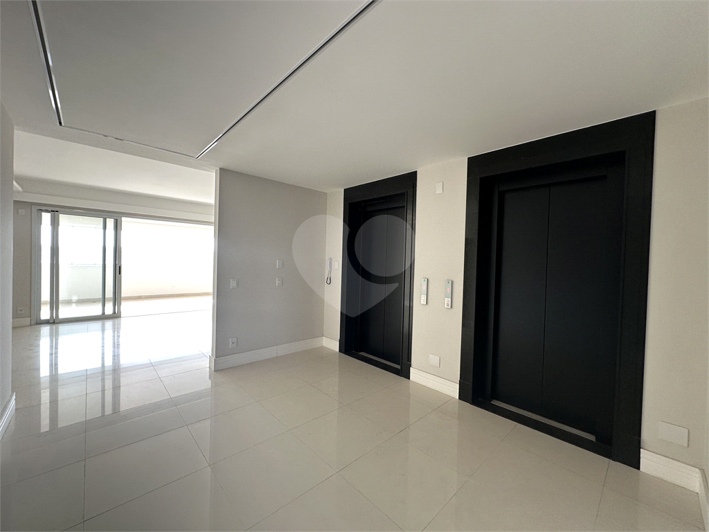 Apartamento à venda com 5 quartos, 380m² - Foto 2