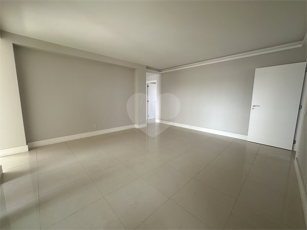 Apartamento à venda com 5 quartos, 380m² - Foto 17